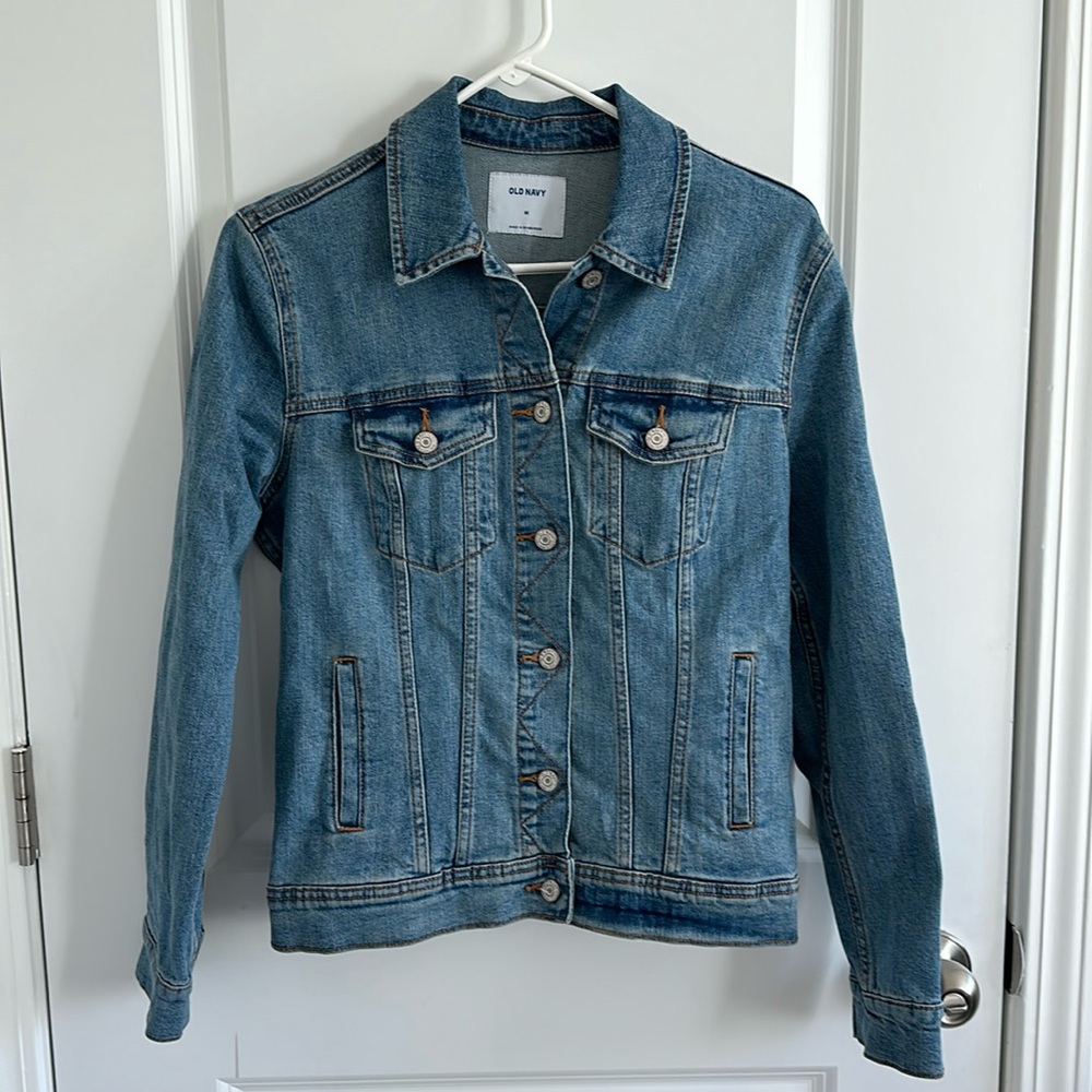 🌷🌱SPRING SALE Old Navy Classic Medium Wash Denim Jacket | Women’s Size M